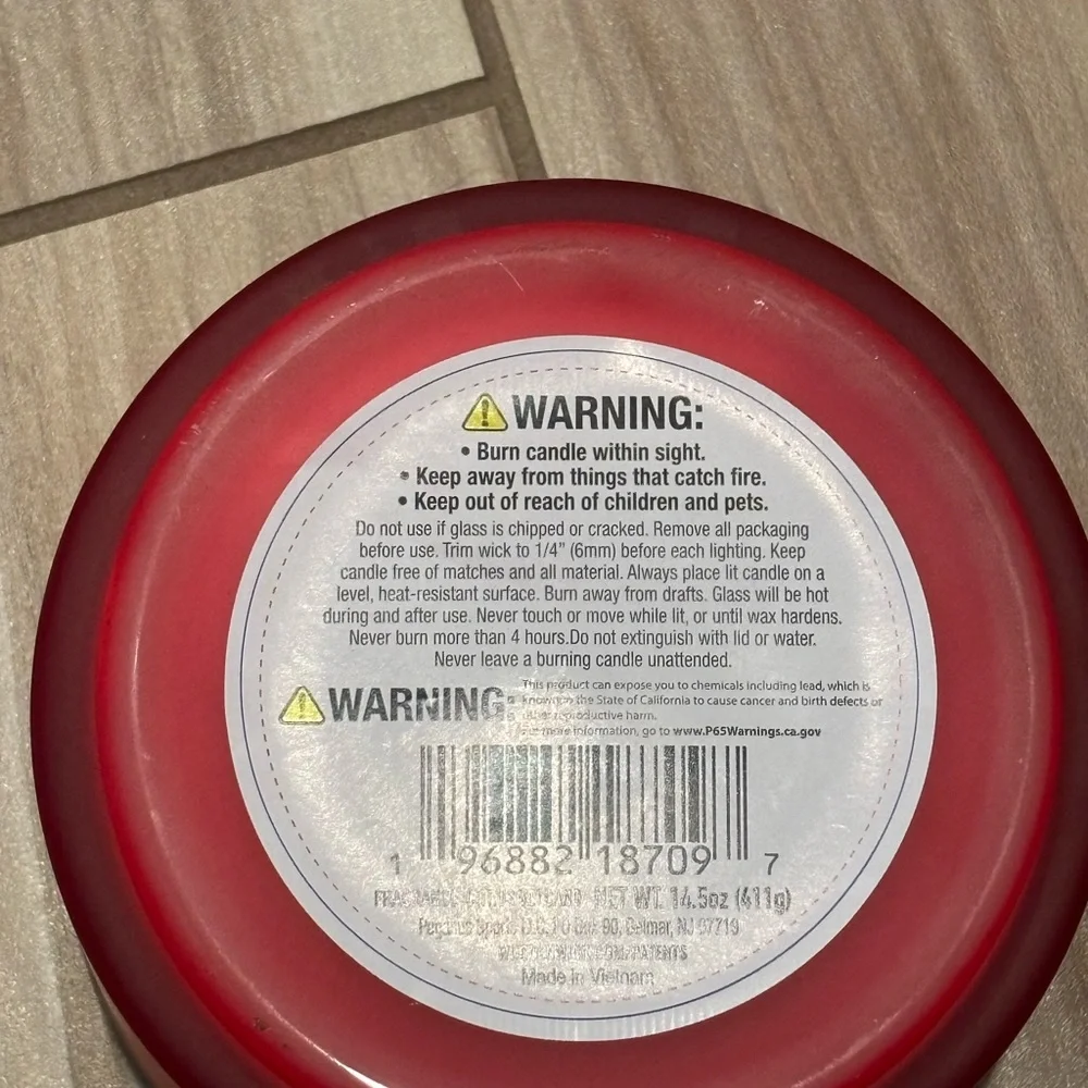 NWT San Francisco 49ers Citrus Volcano scented 14.5 oz candle
